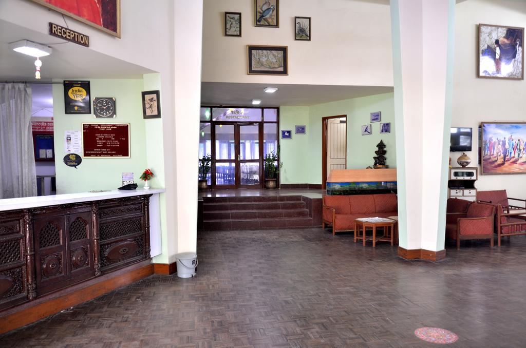Hotel Bharatpur Ashok Buitenkant foto
