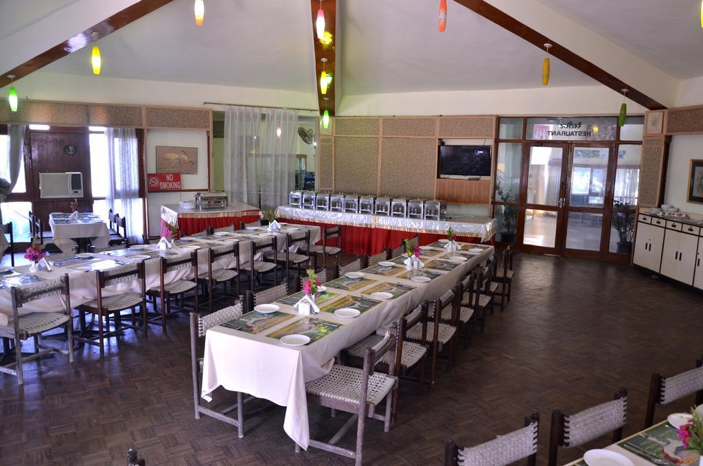 Hotel Bharatpur Ashok Buitenkant foto