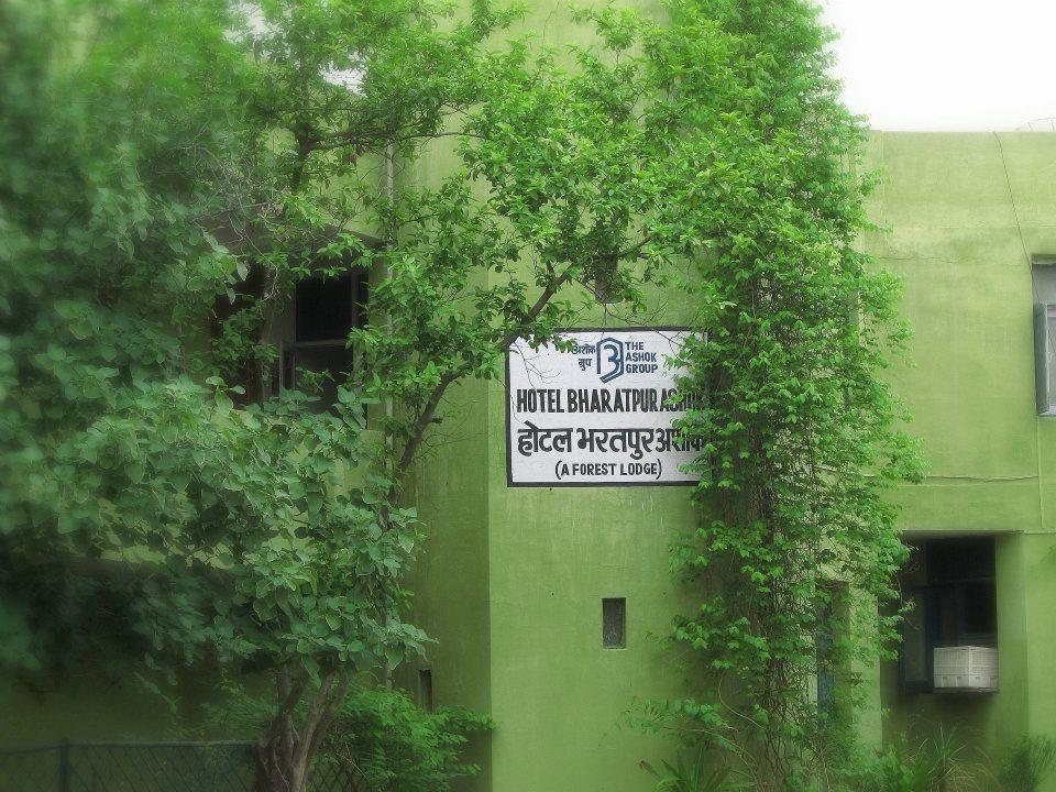 Hotel Bharatpur Ashok Buitenkant foto
