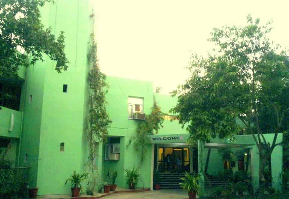 Hotel Bharatpur Ashok Buitenkant foto