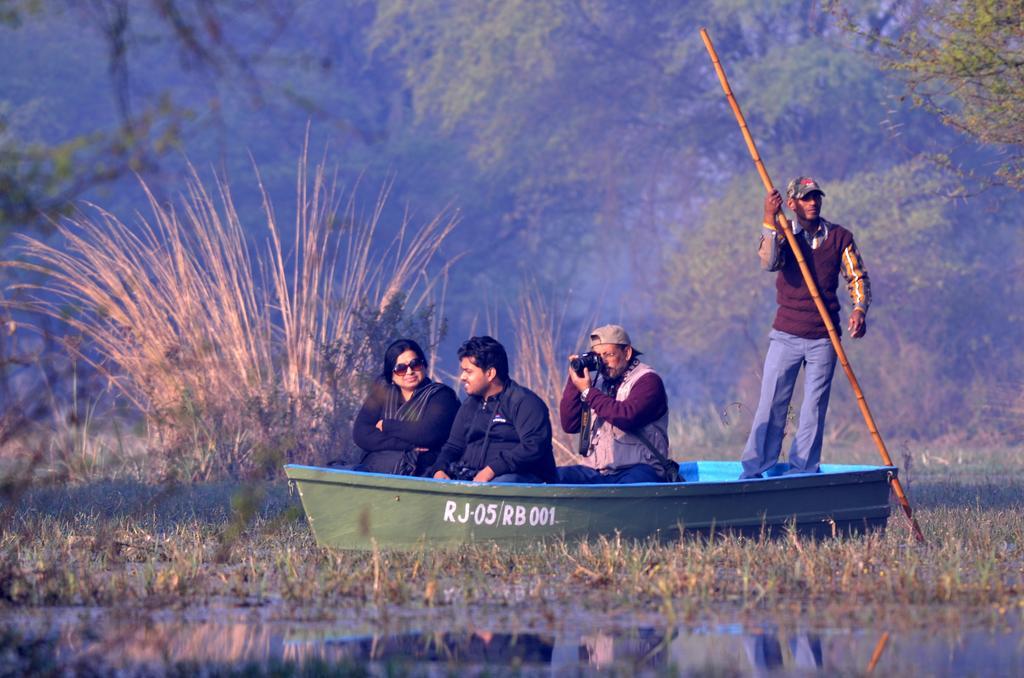Hotel Bharatpur Ashok Buitenkant foto