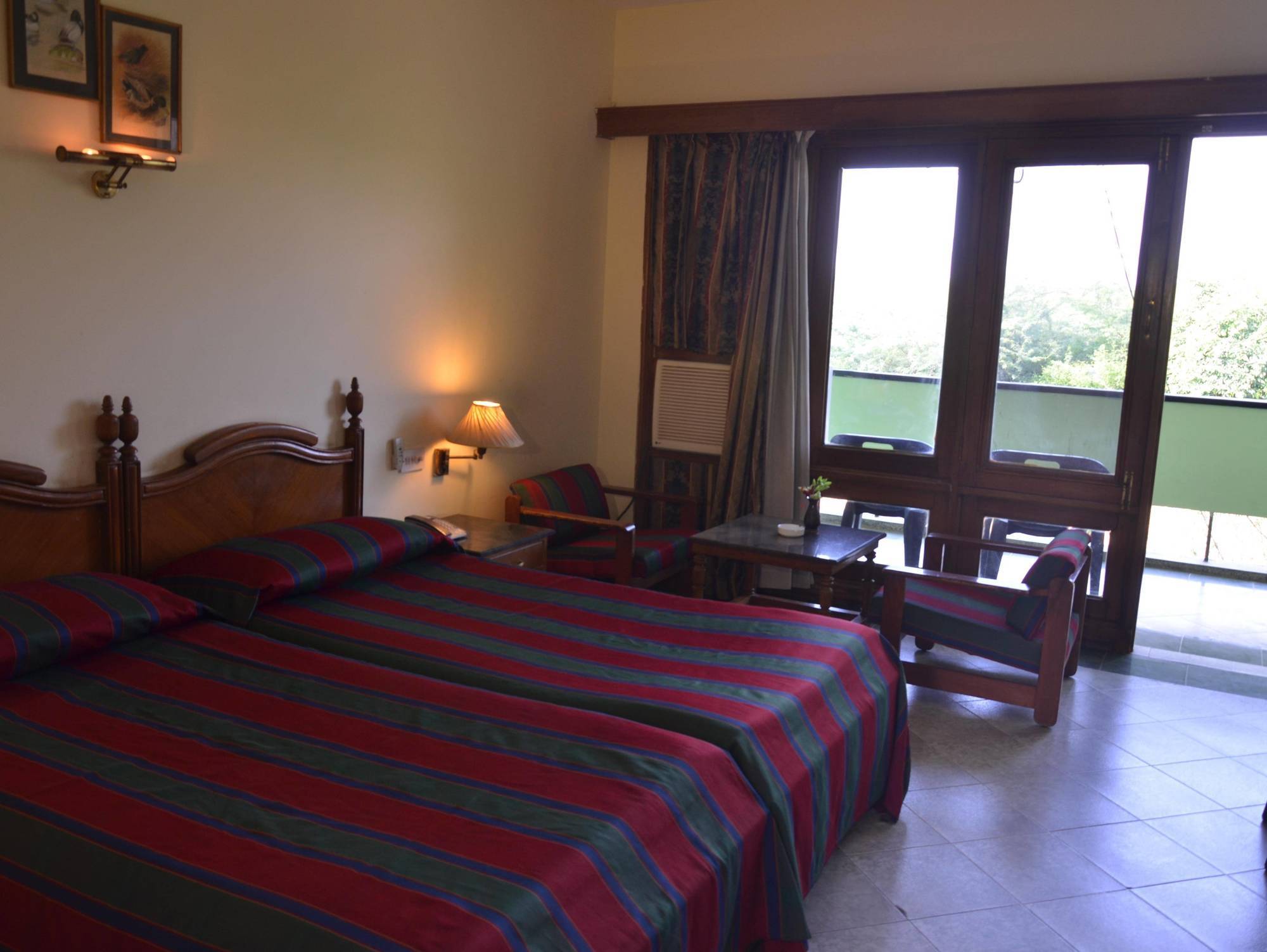 Hotel Bharatpur Ashok Buitenkant foto
